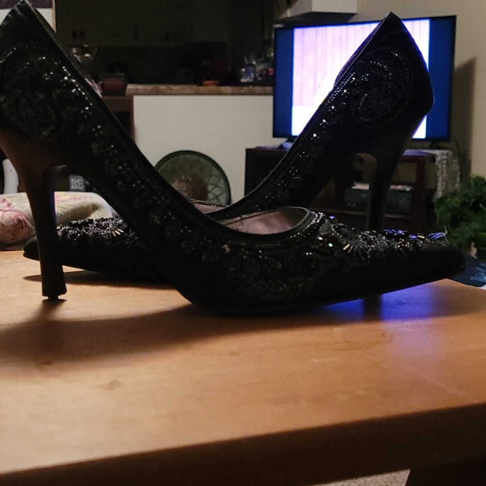 Shoes - Picture 2 of 3